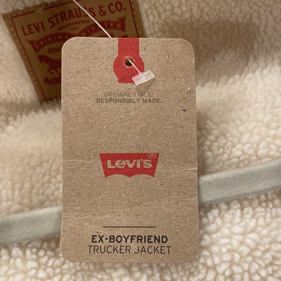 LEVIS NWT Women’s Ex Boyfriend Trucker Jacket size XS - Picture 6 of 7